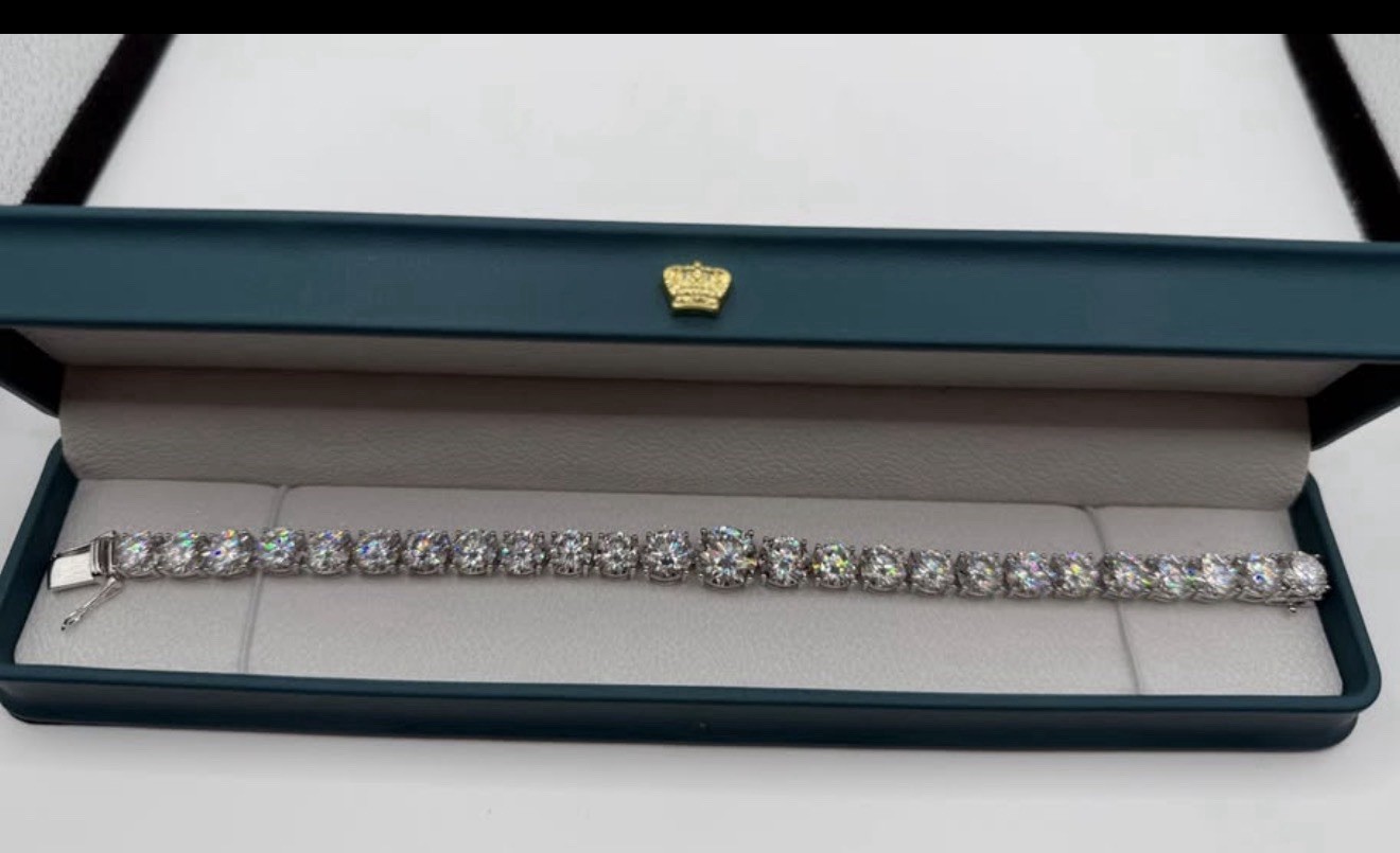 18K white gold Over sterling 925 silver Moissanite Graduated 10.6mm Tennis
