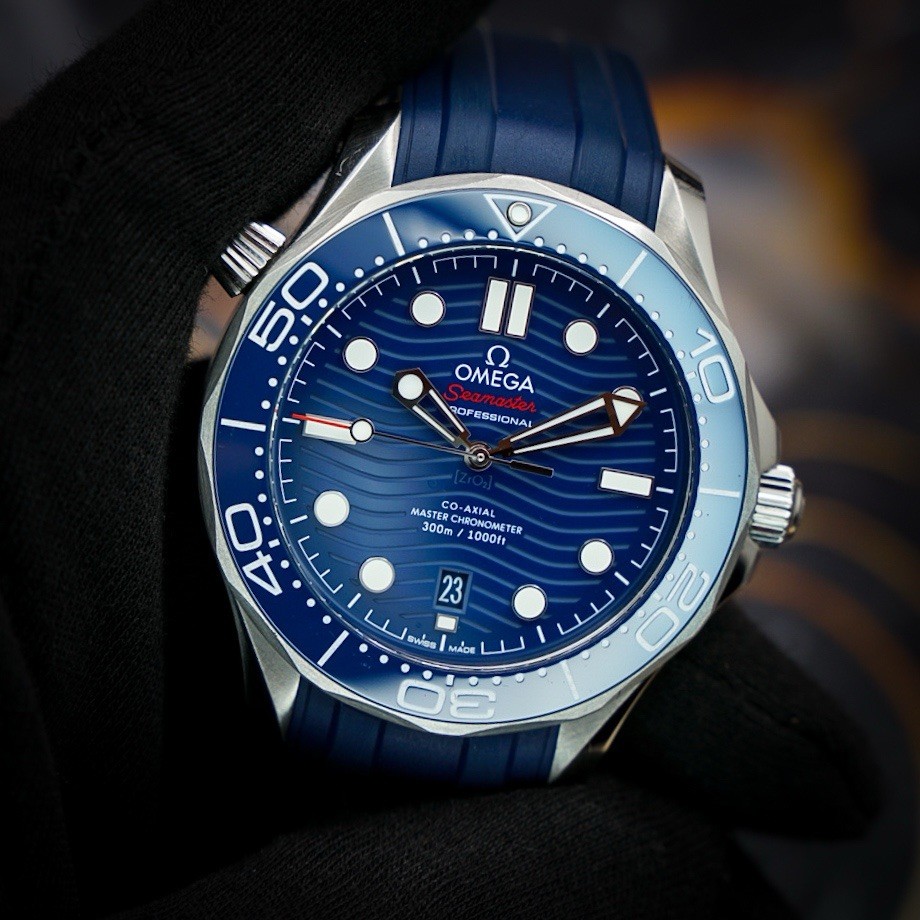 OMEGA Seamaster 300M Diver 300M 210.32.42.20.03.001 in EXCELLENT CONDITION!