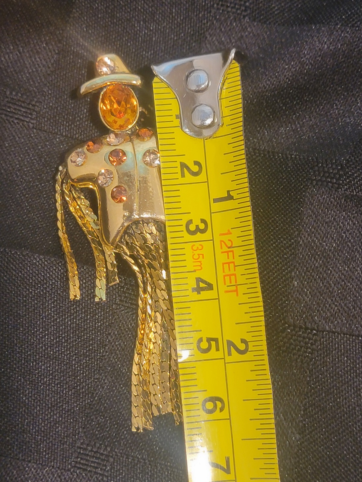 Cookie LEE Scarecrow Brooch Pin Goldtone Rhinstones Chain “Straw”