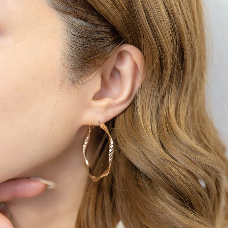 1 Pair Fashionable Gold Circle Earrings Textured Twist Design Hoop Earrings