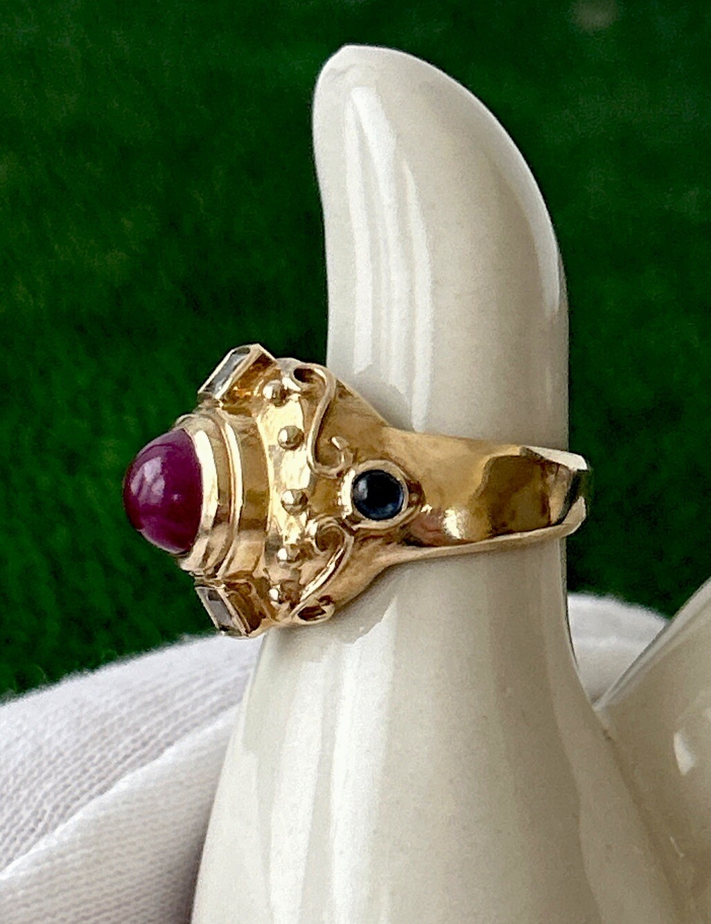 Vtg.10K Solid Yellow Gold Ruby White & Blue Sapphire Ring 7.83g.Heavy – Sz:6.5