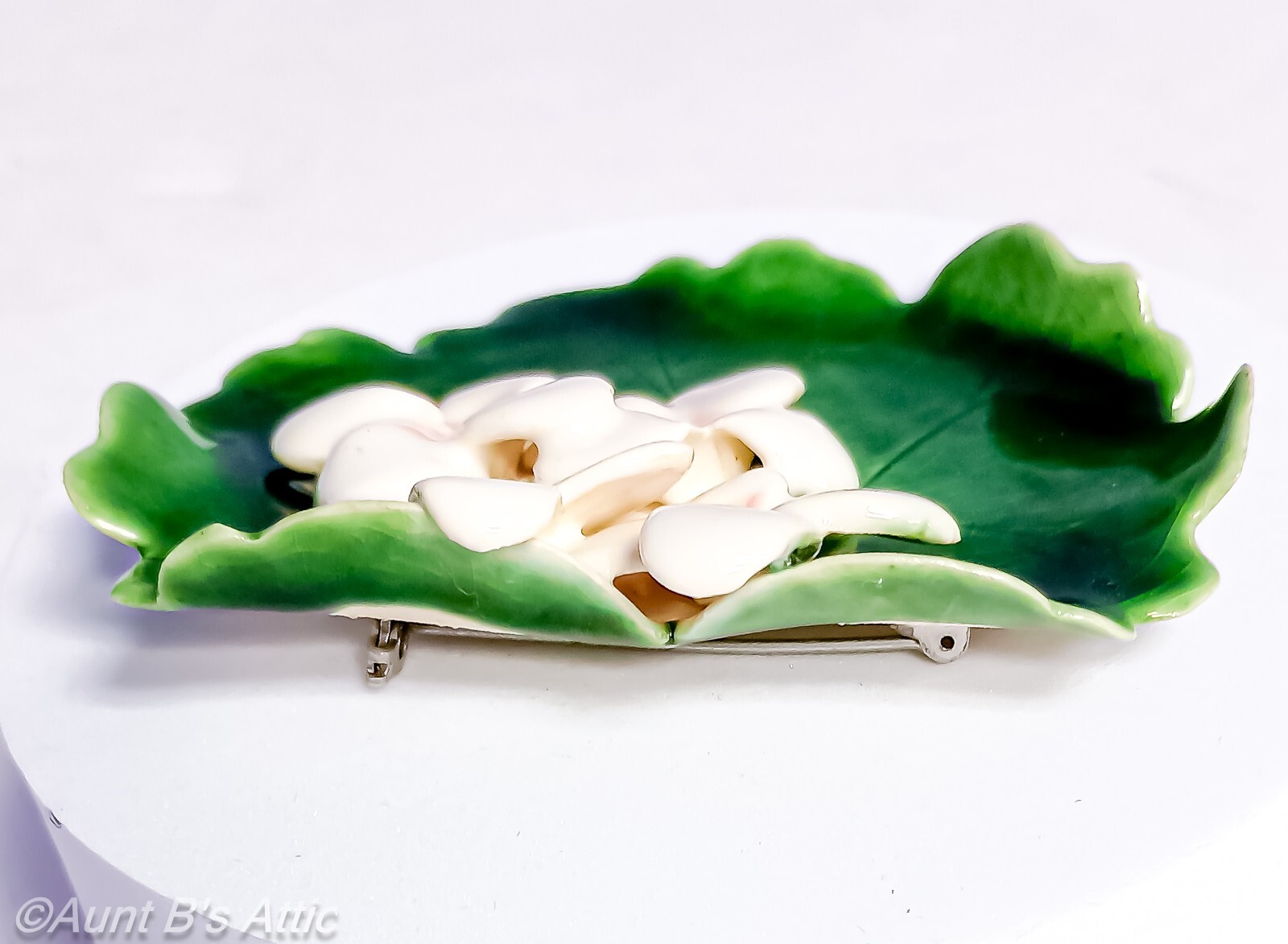 Pin/Brooch Vintage Mid 20th Century Glazed Ceramic Green Lilly Pad & Flower Pin