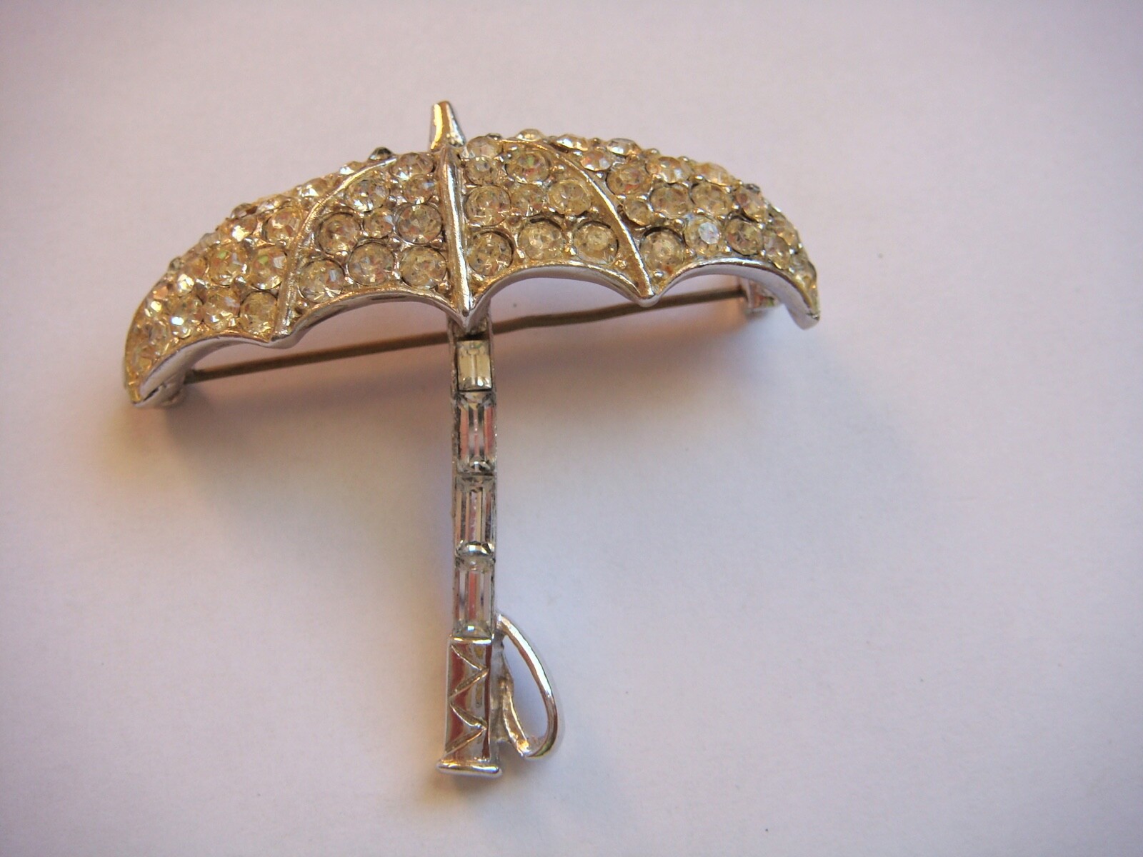 VINTAGE UMBRELLA SHAPE PIN BROOCH PAVE ROUND AND BAGUETTE RHINESTONES ESTATE