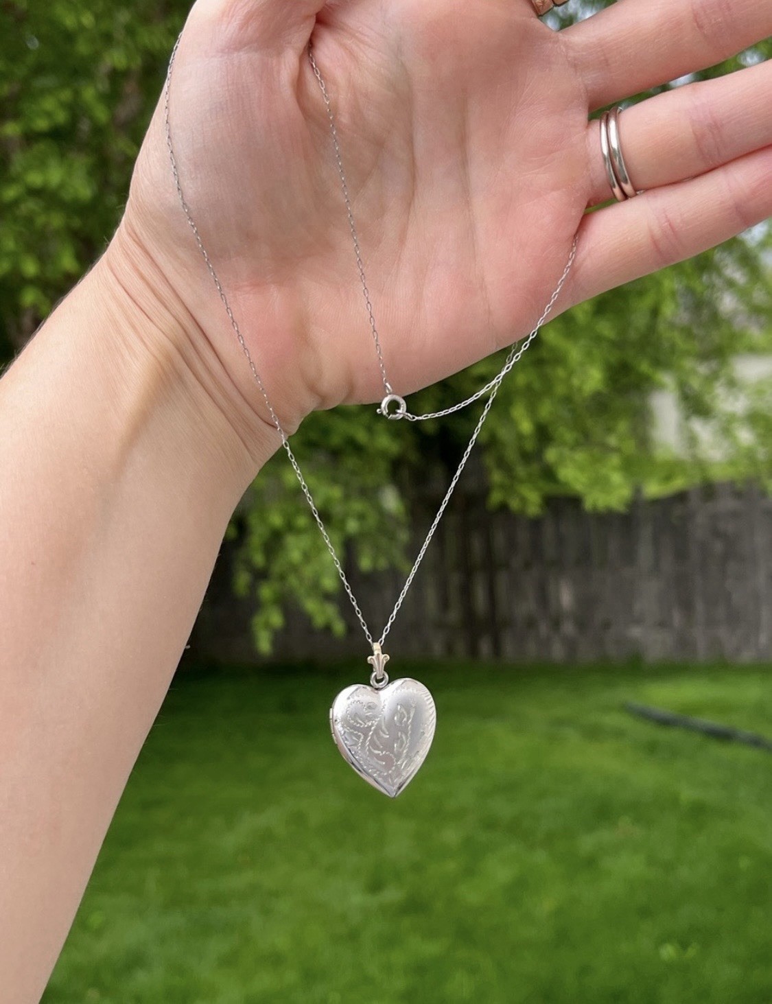 Vintage Sterling Silver Etched Heart Locket & Chain 17”