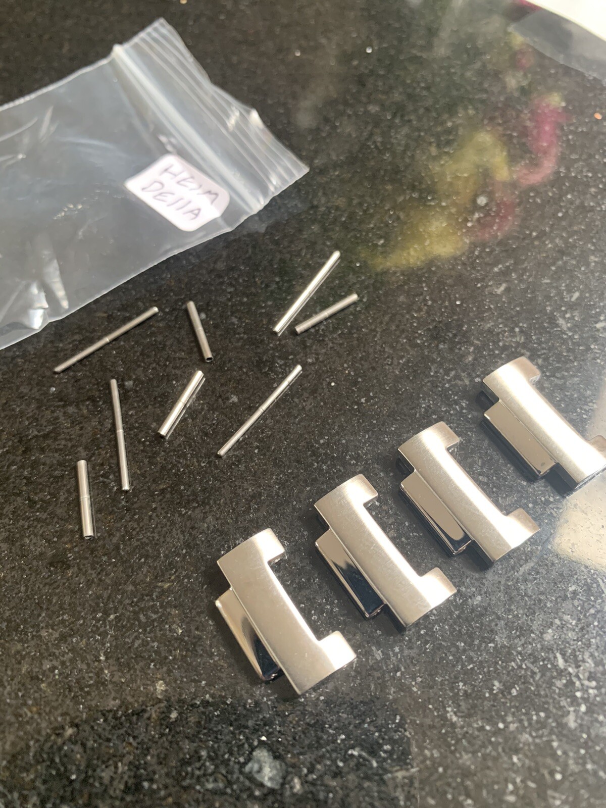 Heimdallr Sharky Spare Bracelet Links And Pins And Collar UK Stock