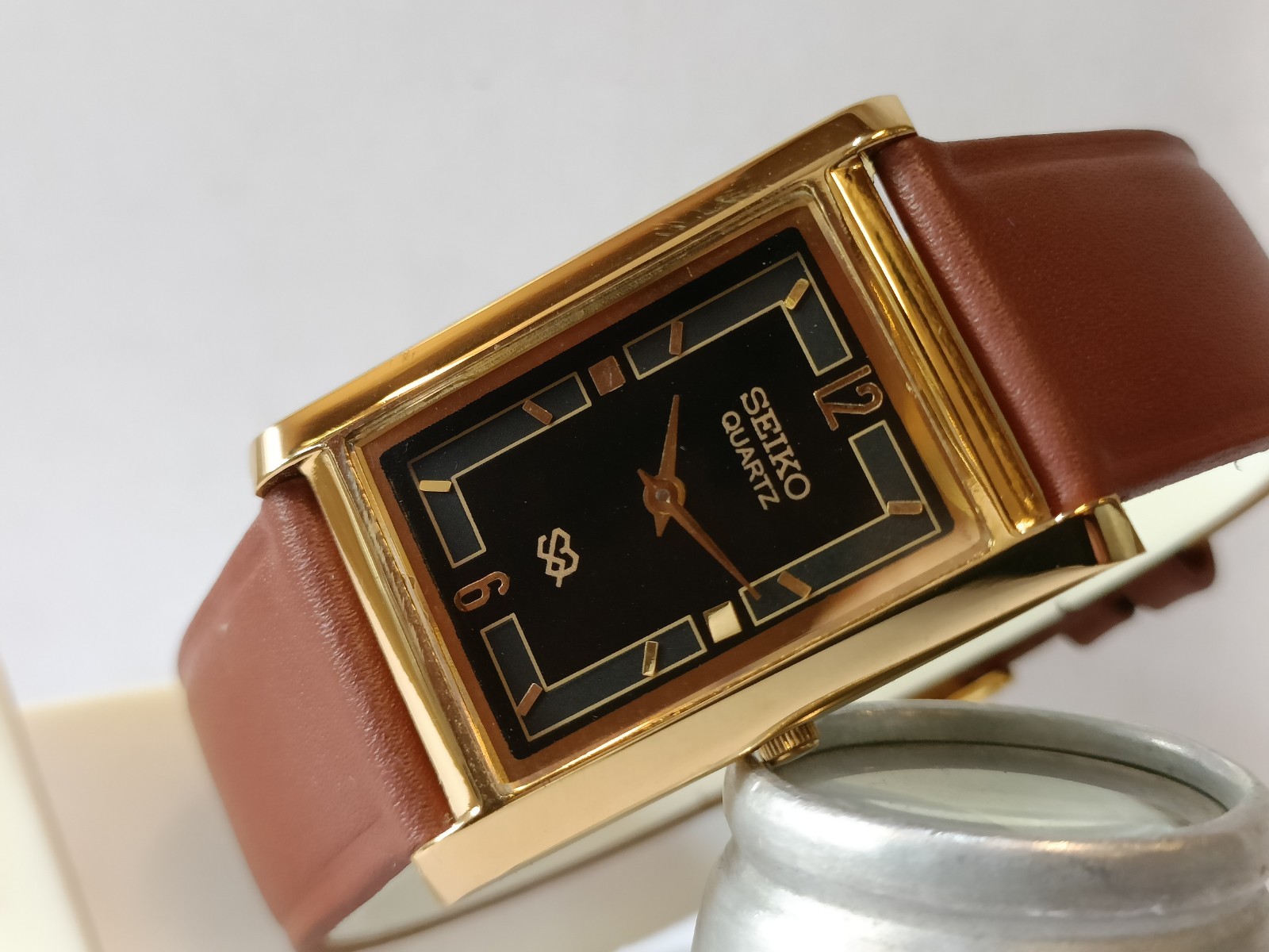 VINTAGE SEIKO SLIM QUARTZ BLACK DIAL JAPAN MEN’S WORKING DRESS WATCH