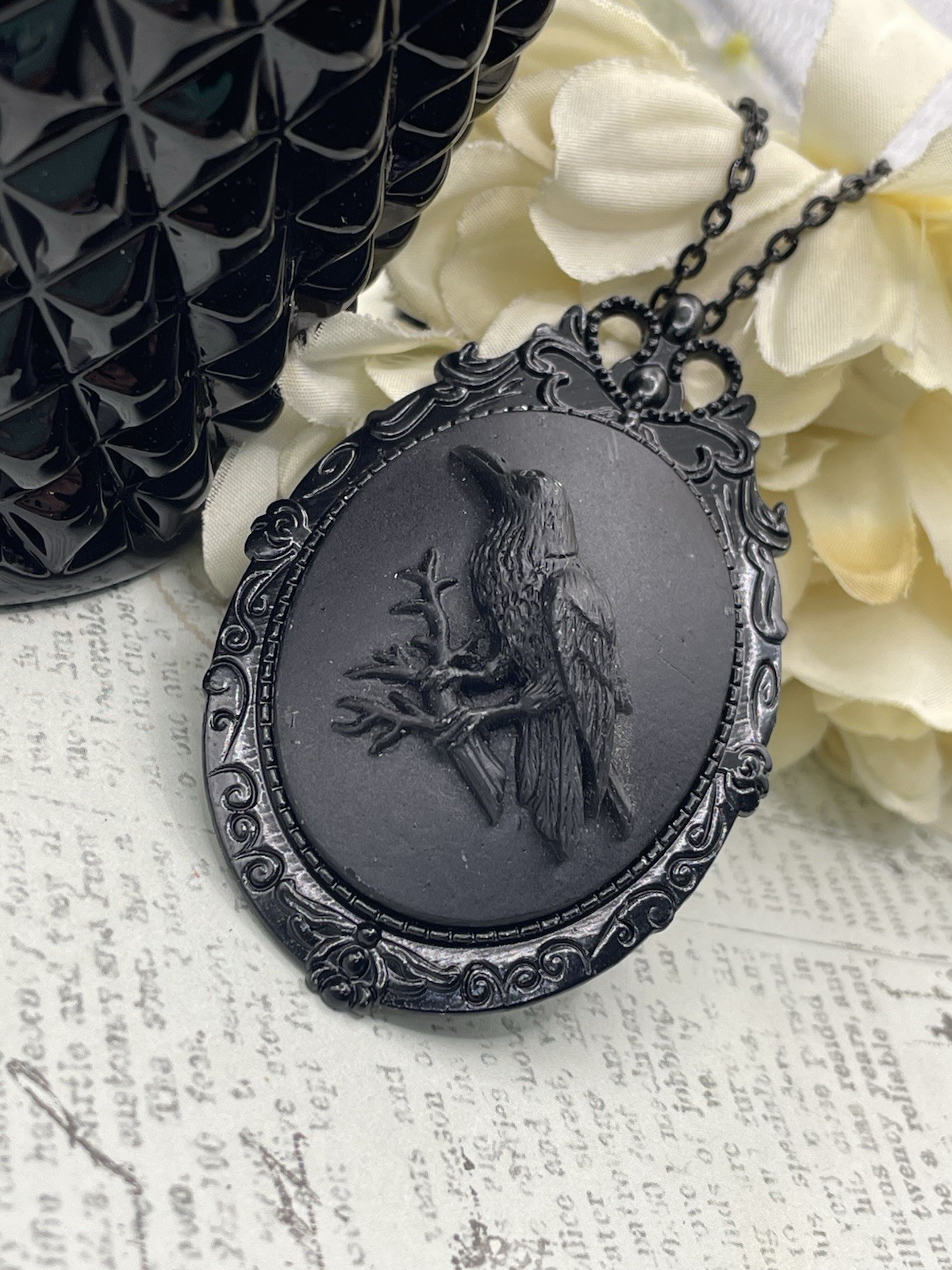 Black Raven Crow Cameo Necklace Pendant Brooch Pin Hat Halloween Costume Jewelry