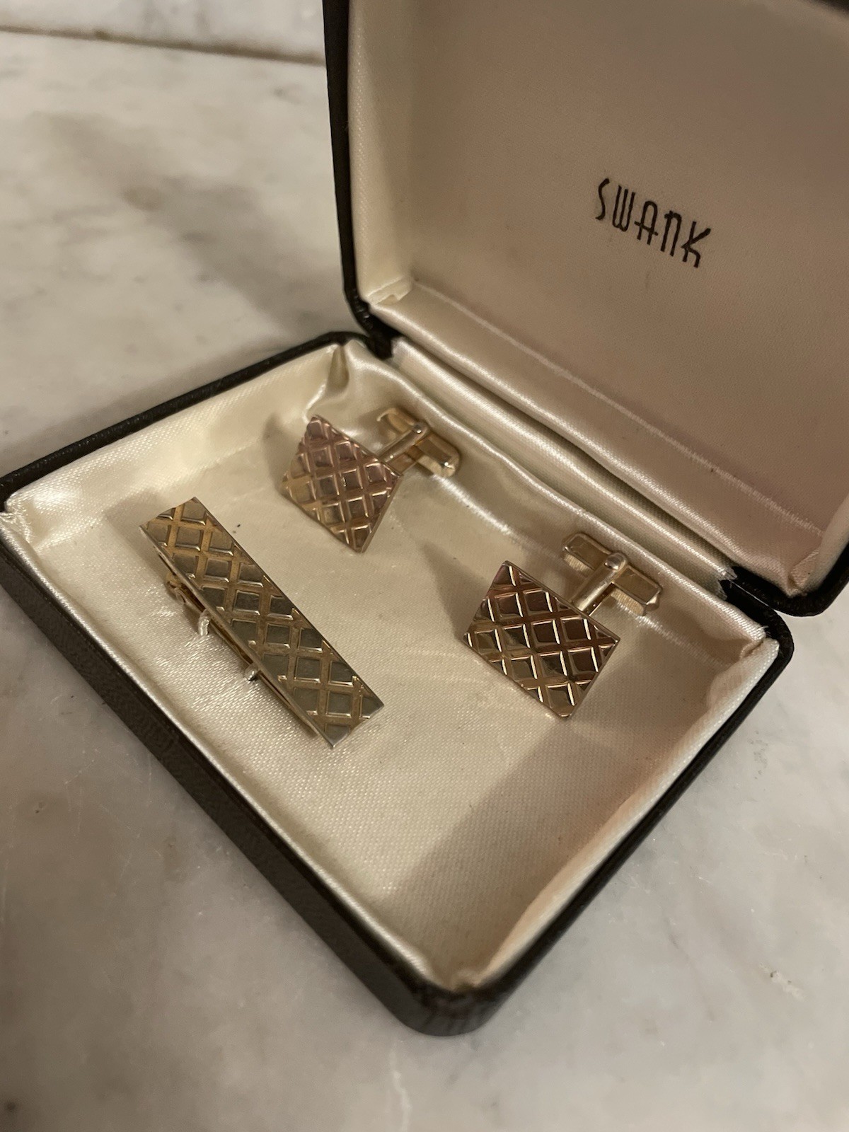 Vintage Set of SWANK Cuff Links Tie Bar/Clip Storage Box/Case Gilded Metal