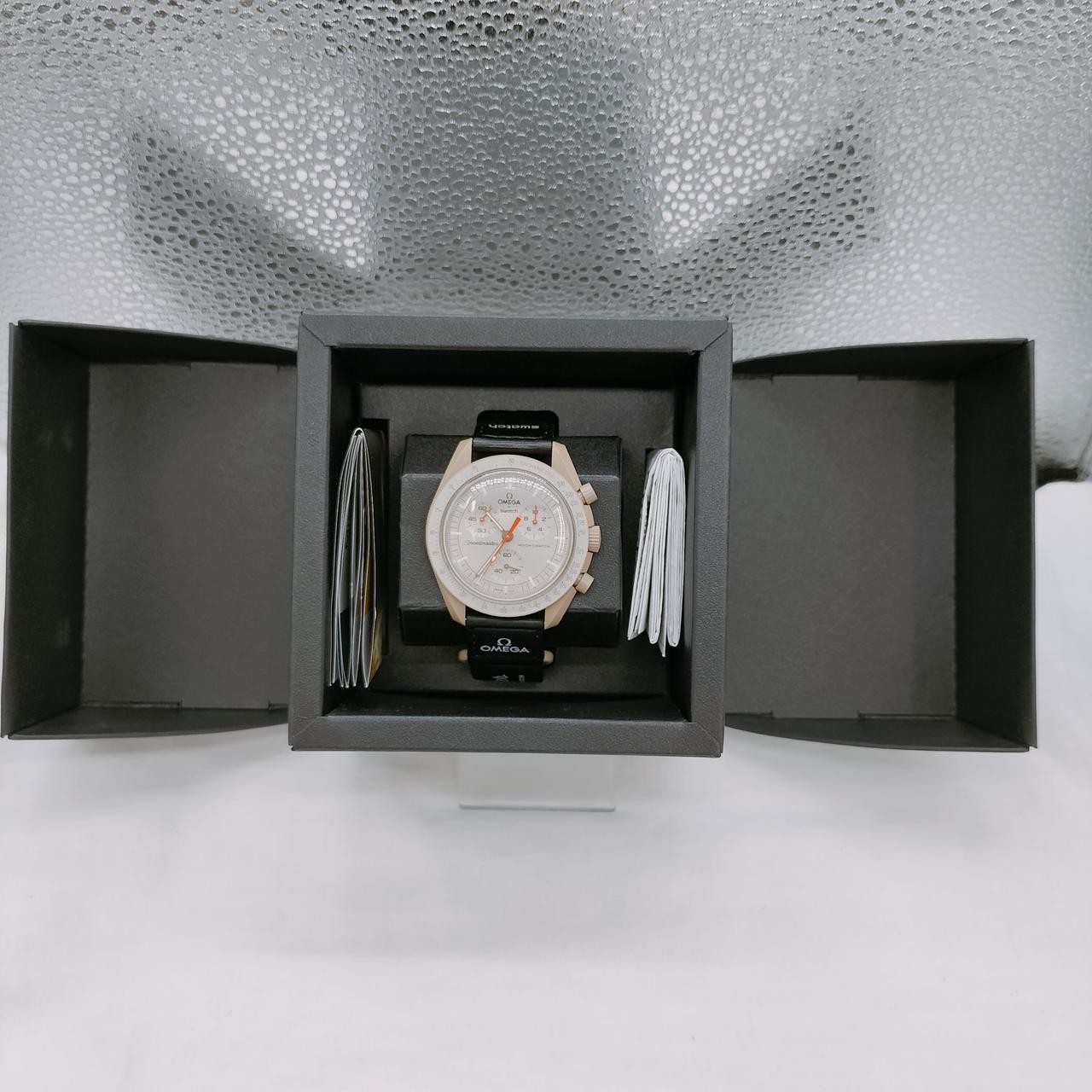 Omega x Swatch MoonSwatch SO33C100 Bioceramic Quartz Japan