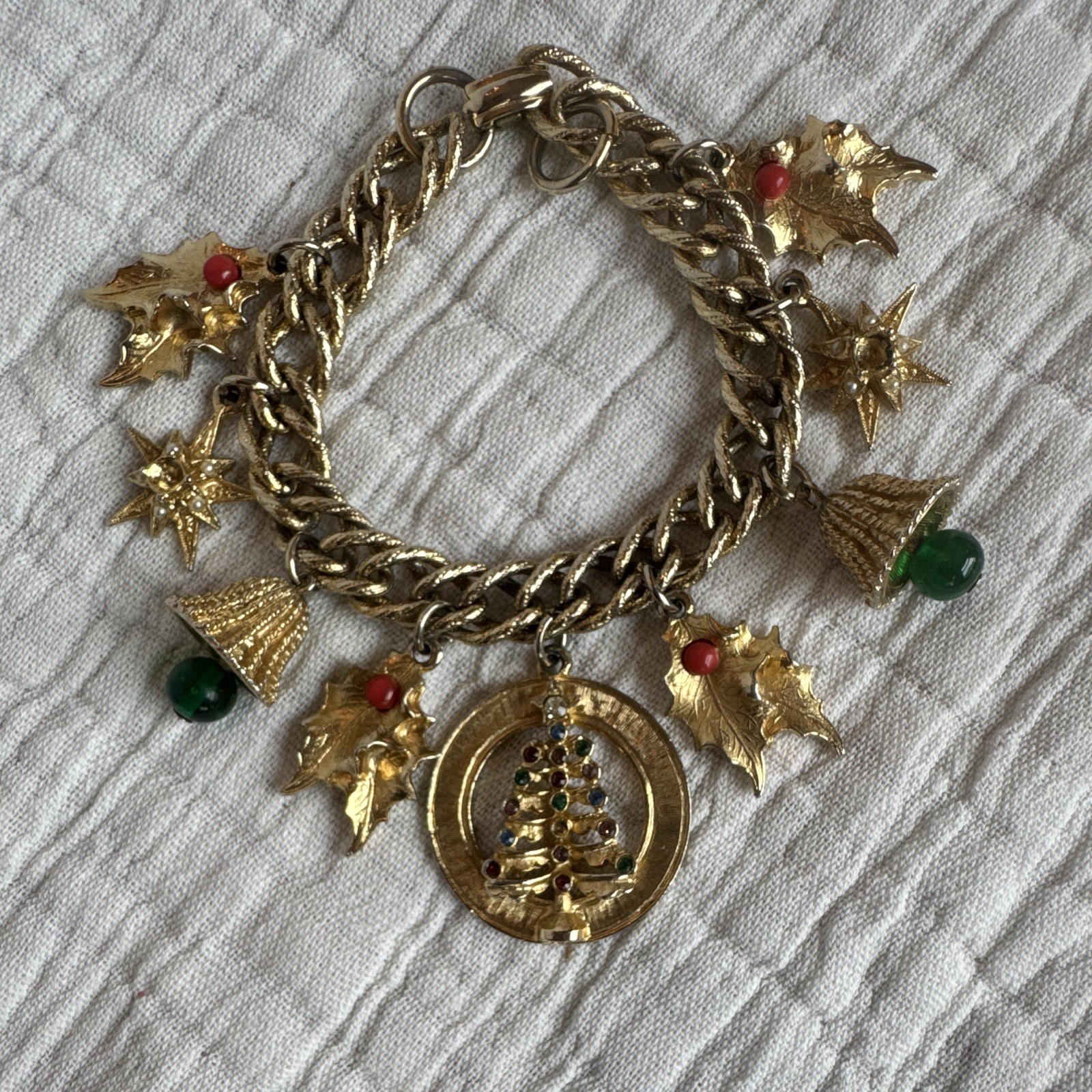 Gold Tone Curb Link Christmas Charm Bracelet Lobster Closure Tree Bell Holly