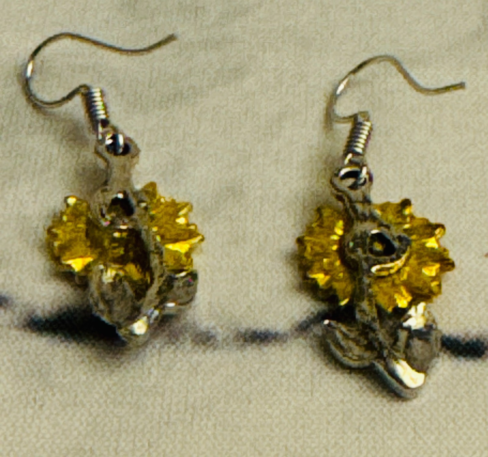 Retro Simple Sunflower Earrings