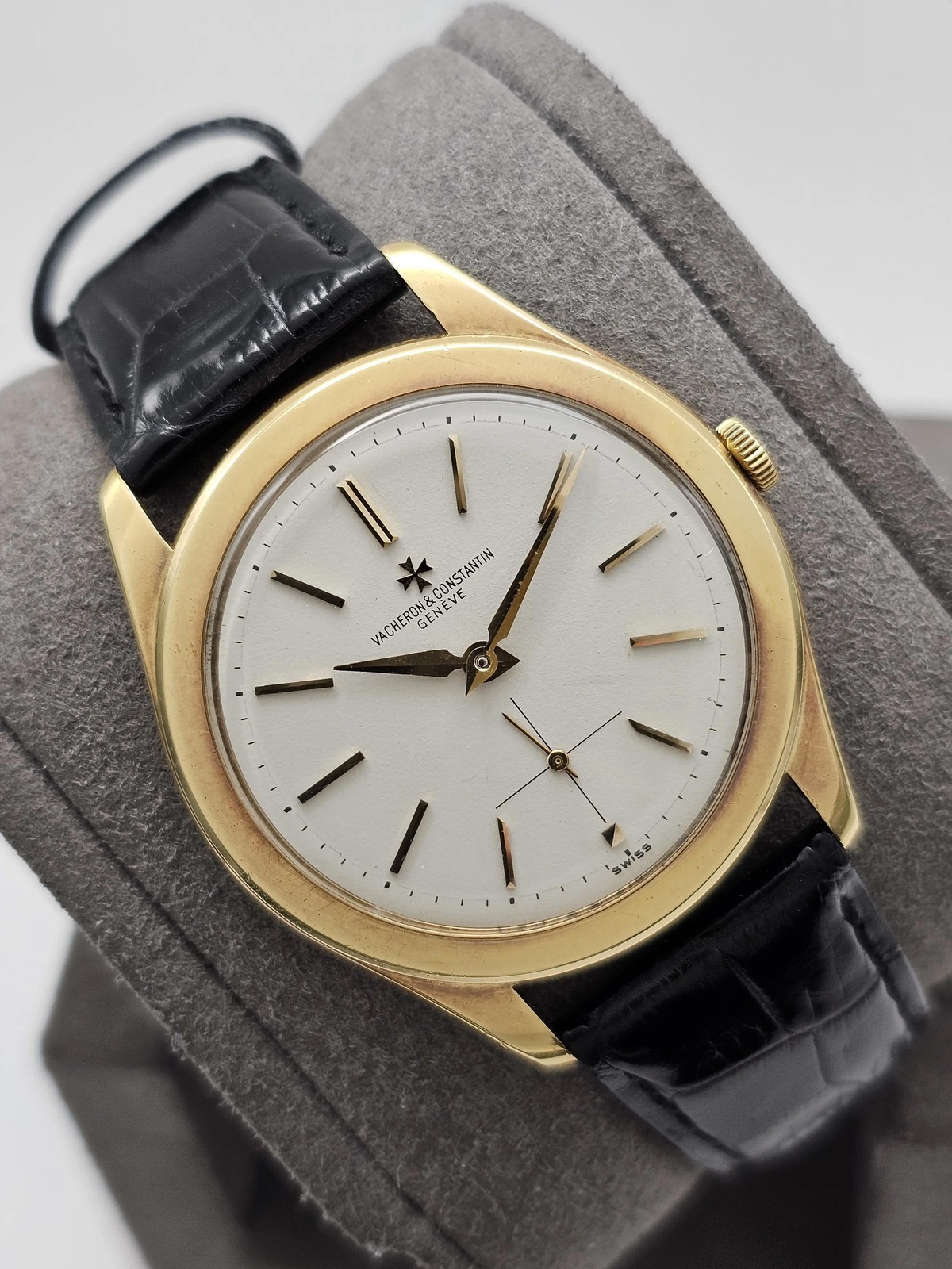 Vacheron Constantin 4600 18k Yellow Gold Silver Dial 36mm Vintage Watch