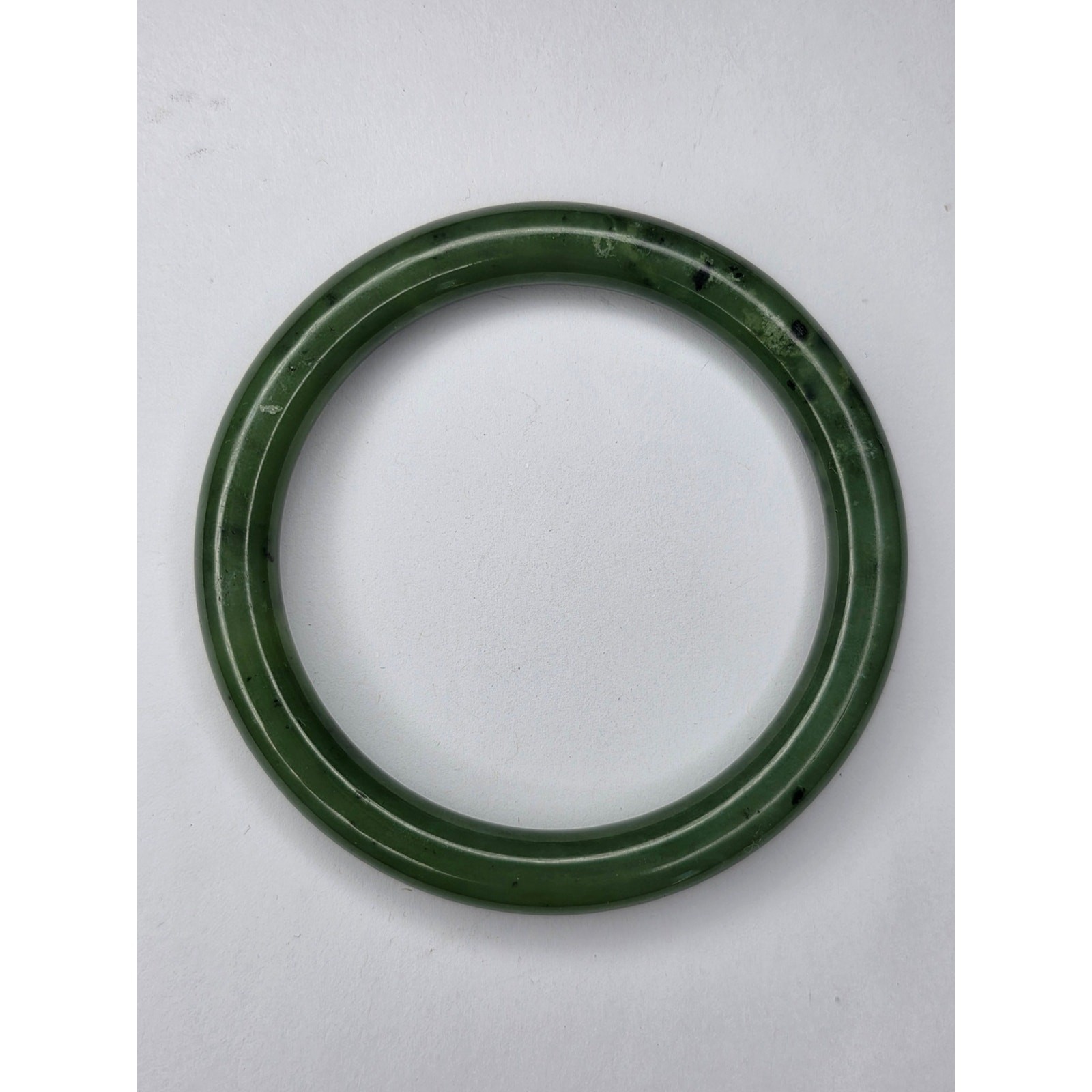 Vintage Nephite Jade Bangle 3.25″ Across Weight 45 Grams Excellent condition