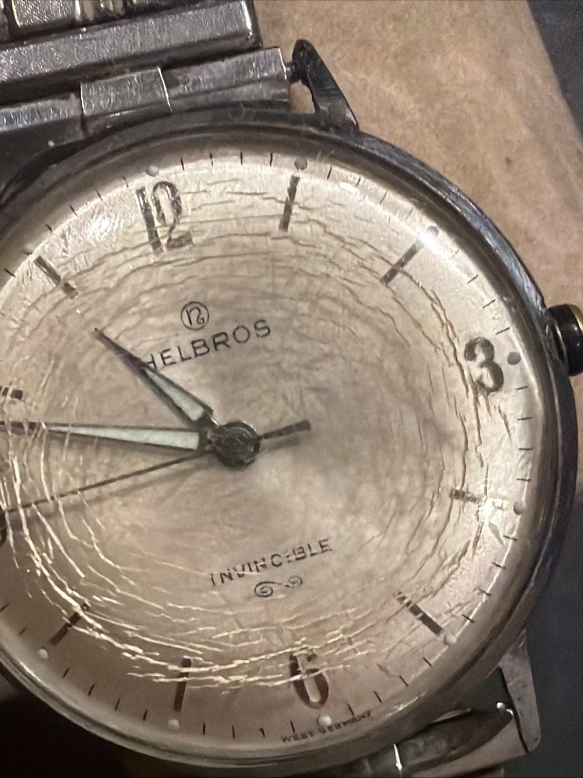 AL31 Vintage Helbros Invincible Mechanical Wind 17J 35mm Runs On&Off As Is**