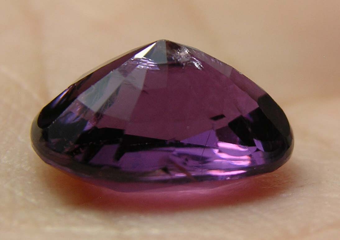 #84 4.10ct Vietnam oval 100% Natural Spinel Gemstone .80g 11.00 X 8.00 X 6.00mm