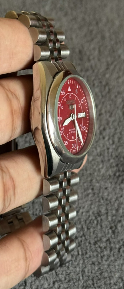 Seiko 5 Automatic 7S26-064R Red Dial Day-Date 21 Jewels Men’s Vintage Watch