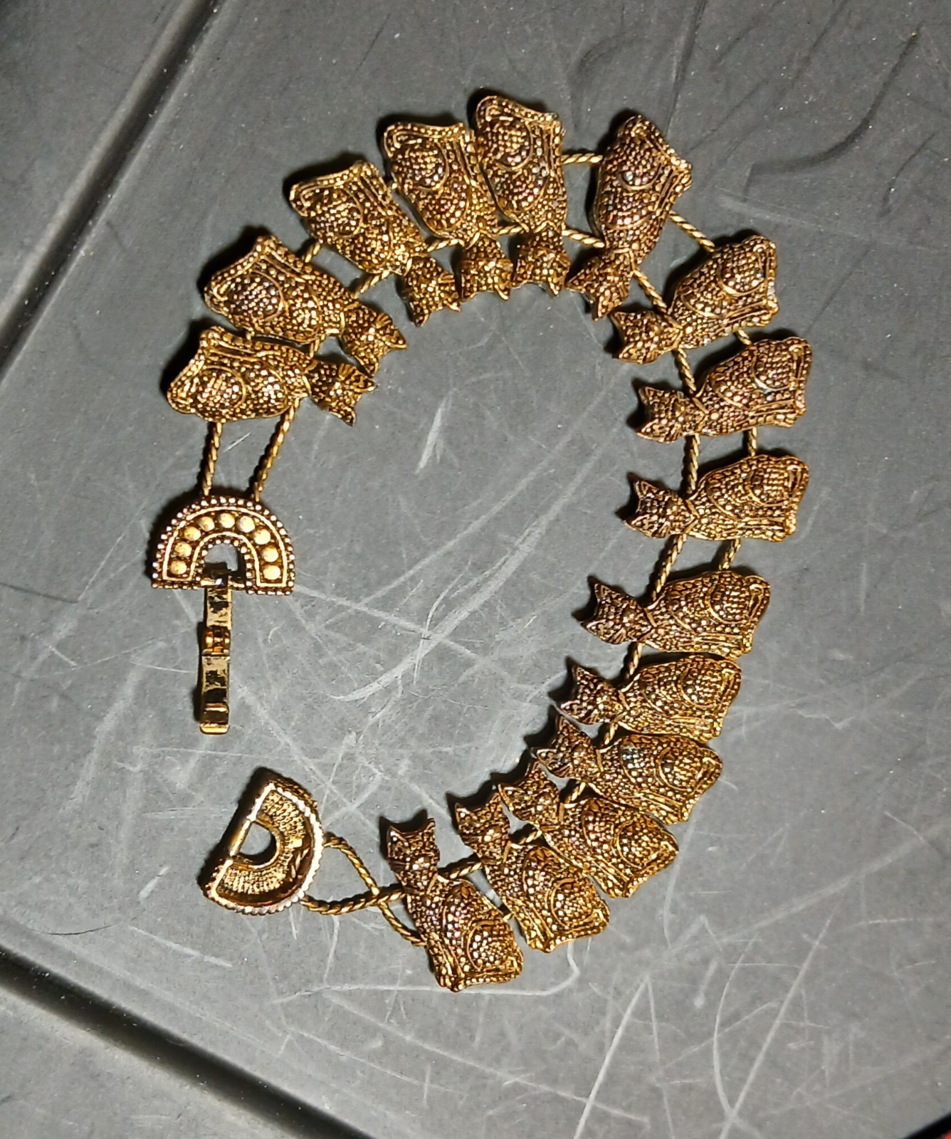 Vintage Gold Tone Cat Charm Bracelet 9in Long Unisex ✨️