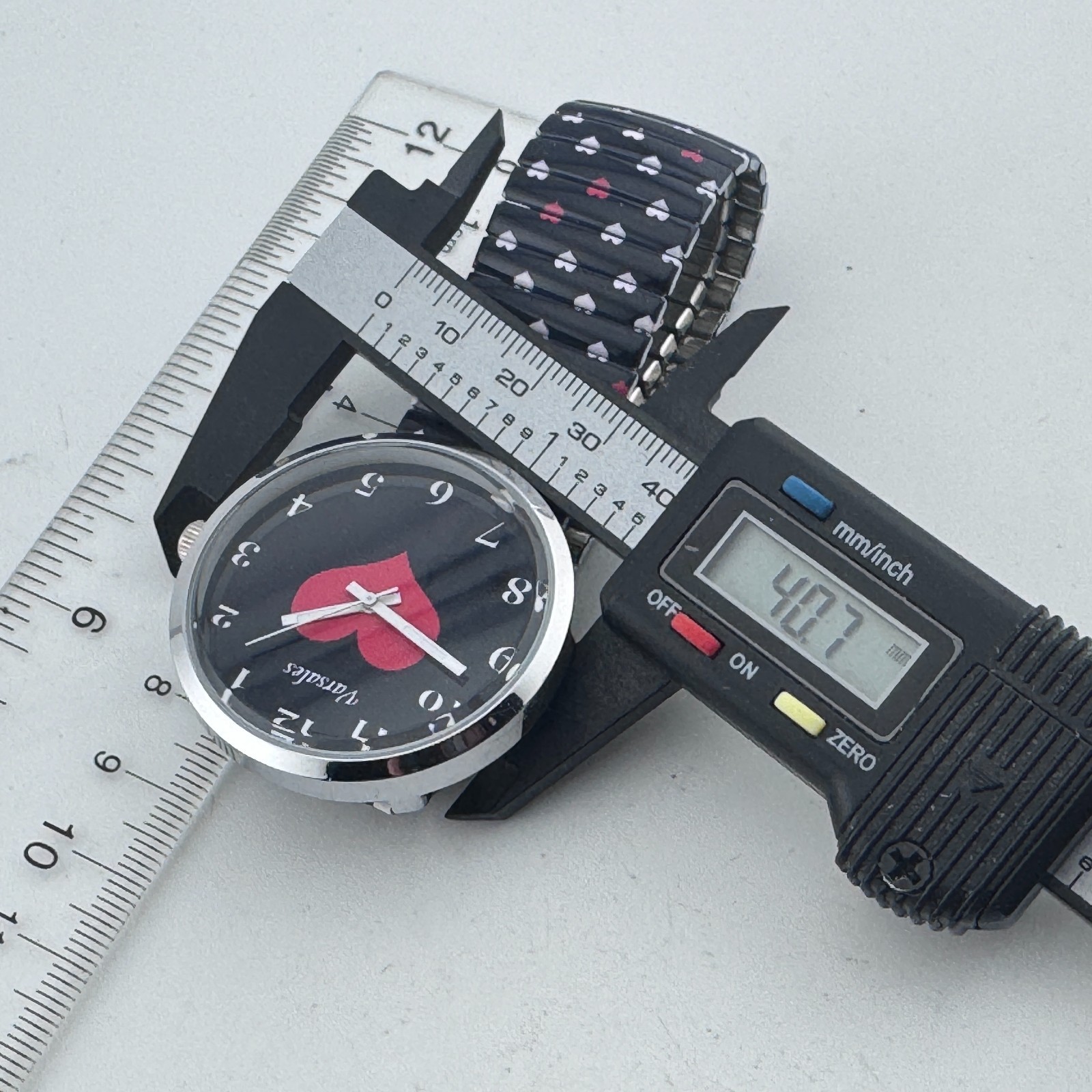 Varsales Quartz Watch Unisex Silver Black Hearts Stretch Japan Analog New Batter