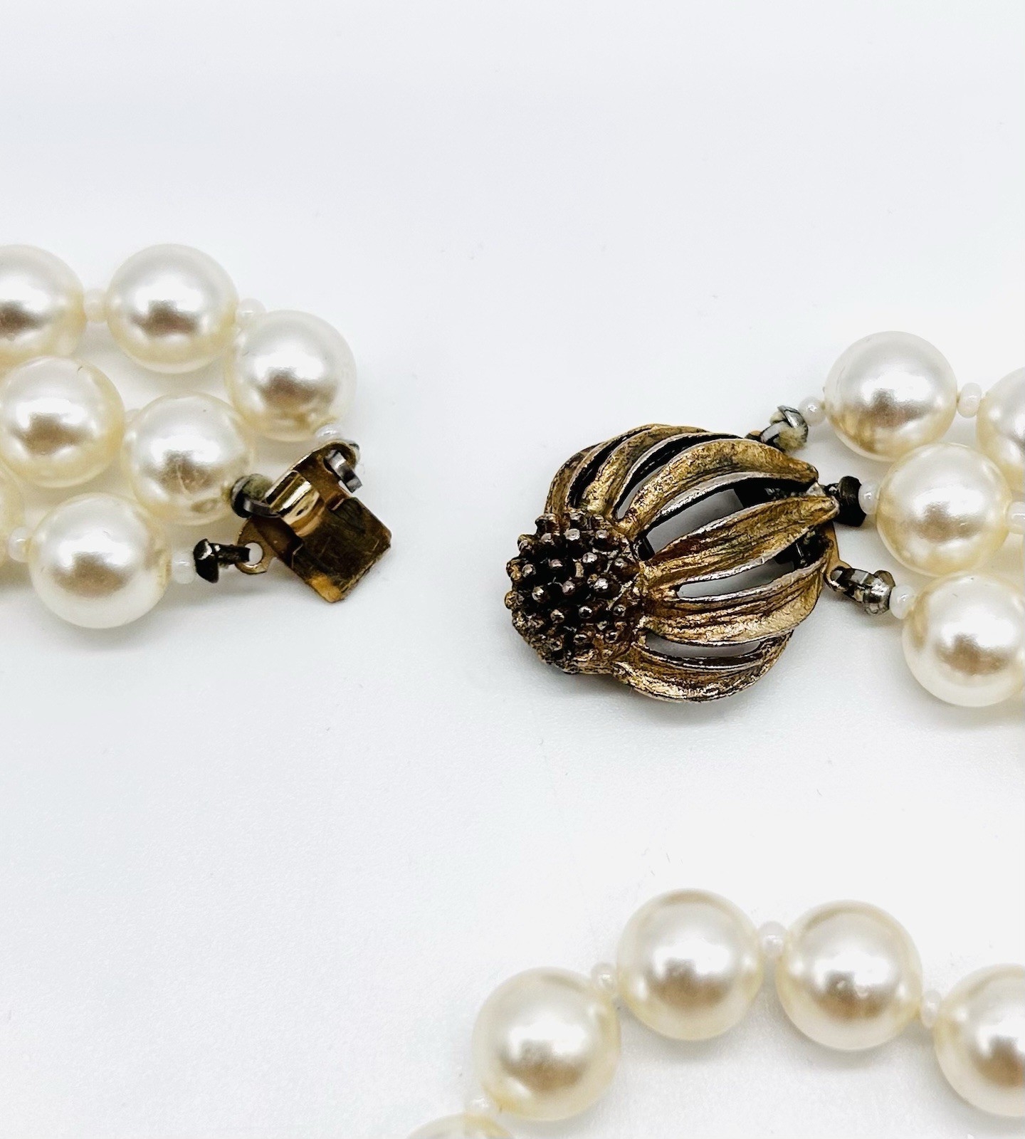 Vtg-TRIPLE STRAND-Multi-Length-FAUX PEARL NECKLACE-Gold Tone-Large Box Clasp