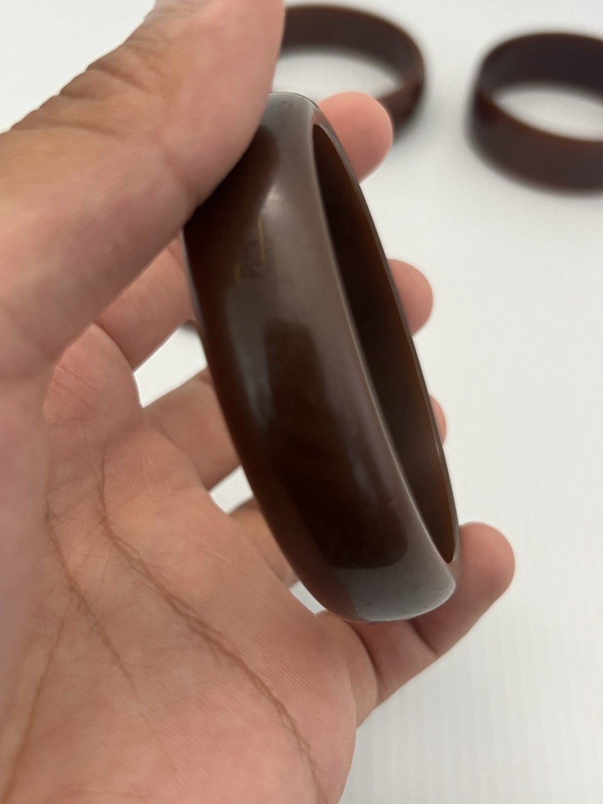 VTG Dark Brown Bakelite Bangle Bracelets – Lot of 4 – Diff Sizes – 1 Carved