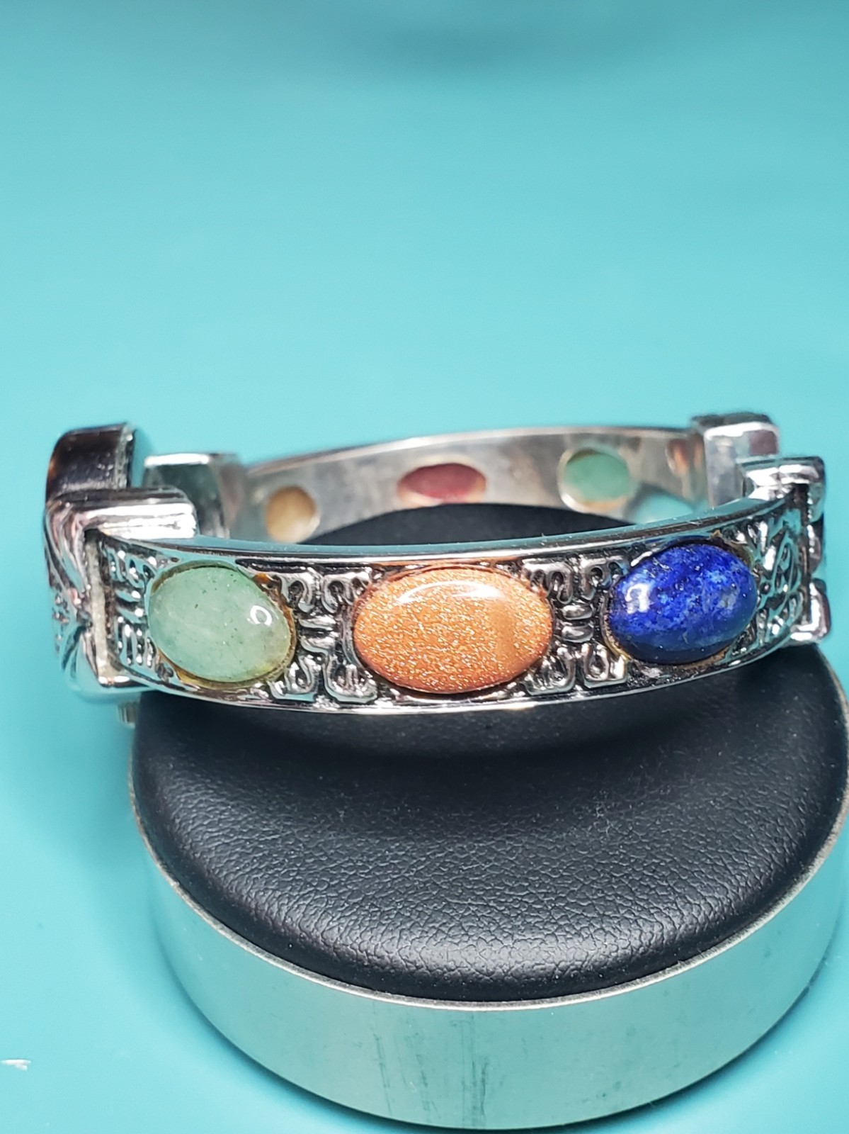 Kim Rogers Women’s Silver Hinged Bangle Watch – New Battery – Excellent TW1