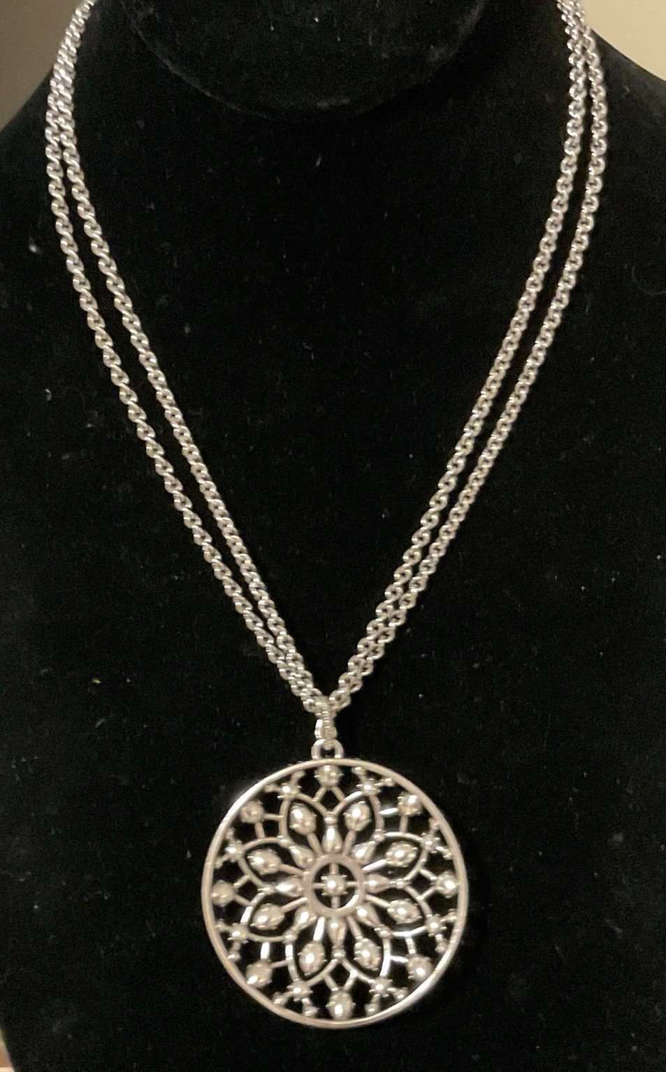 SO GORGEOUS NWT BRIGHTON ONE LOVE CIRCLE CRYSTAL CONVERTIBLE NECKLACE MSRP: $158
