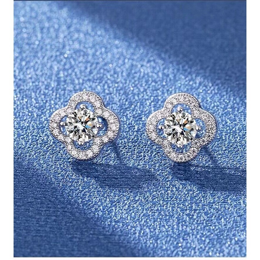 Real MOISSANITE FL/D GRA Clover Stud Earrings 18K White Gold Finish