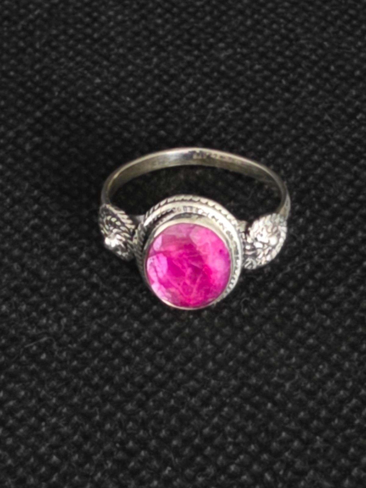 Faceted Ruby Stone Ring 925 Sterling Silver Size 7.75 Coiled Rope Shoulder Desig
