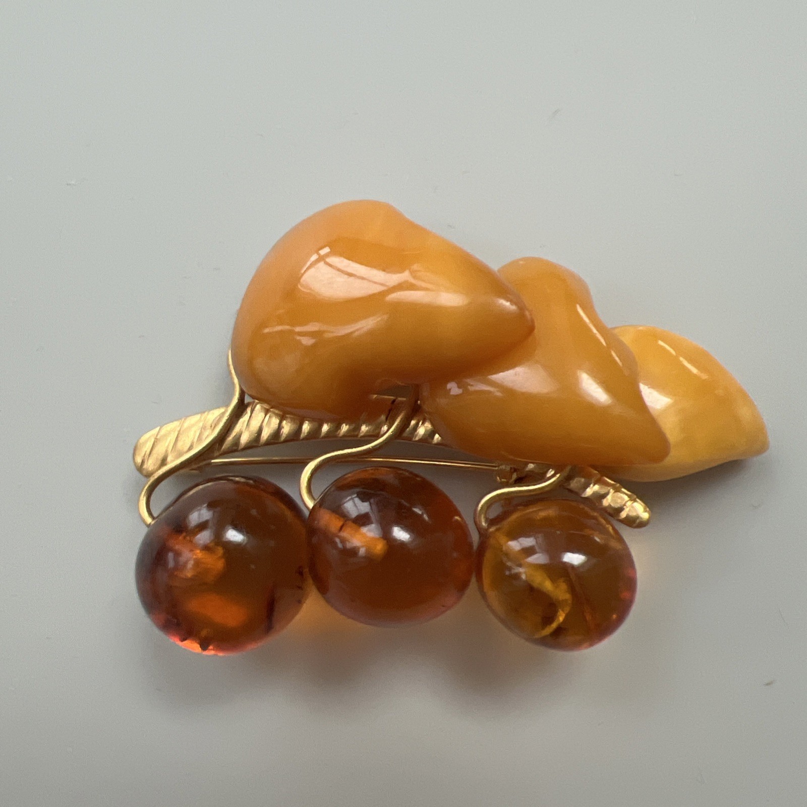 Vintage Baltic Amber Brooch/Pin Butterscotch Cognac KALIVINGRAD Amber Factory