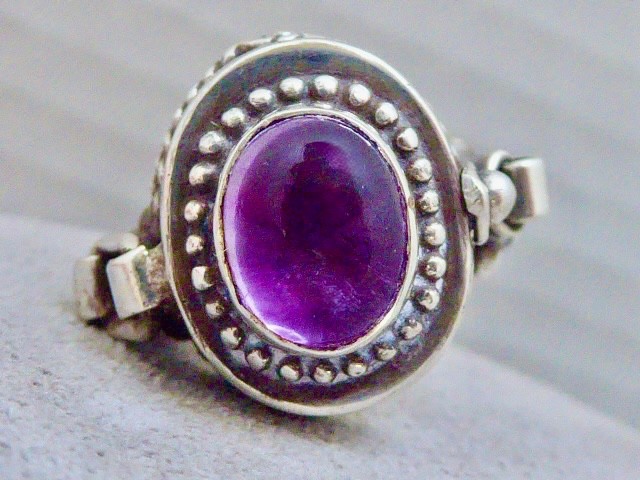 Vintage Taxco Mexico Sterling Silver Amethyst Poison Ring PILL BOX HINGED RING