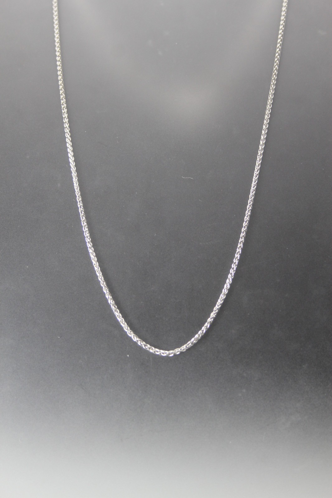 14K White Gold Wheat Chain Necklace 5.4 grams 20″ long, 1/16″ wide (NEC5973x)