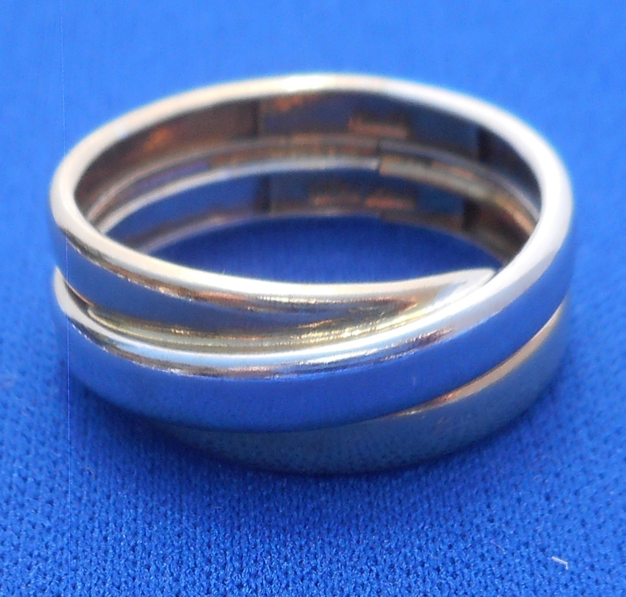 Vintage 14K Gold MILOR ITALY White & Yellow Ring 3 Grams approximately 7 1/2