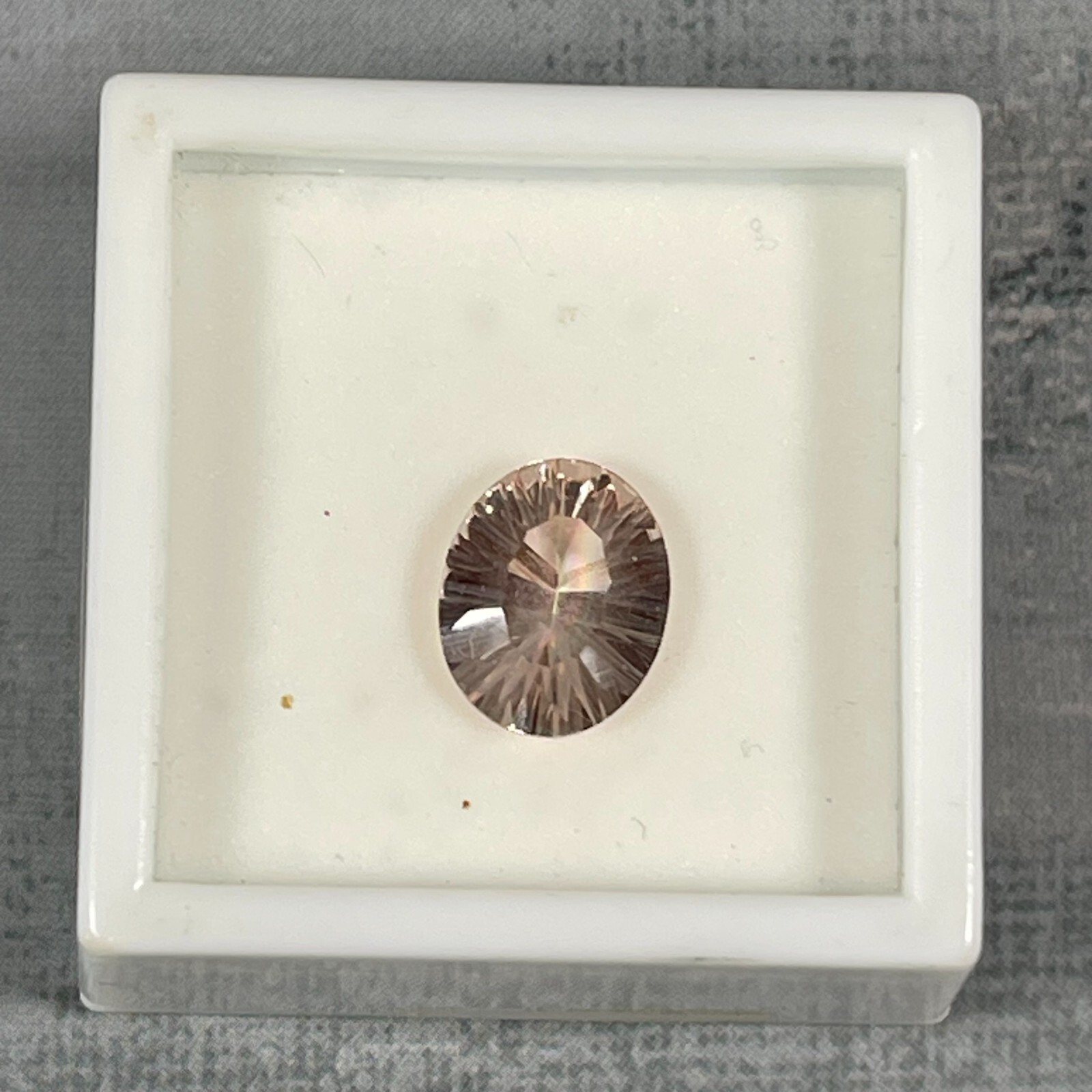 Beautiful Oval Shaped Quant Cut Morganite Gemstone Approximately 2.80CT 12X10MM