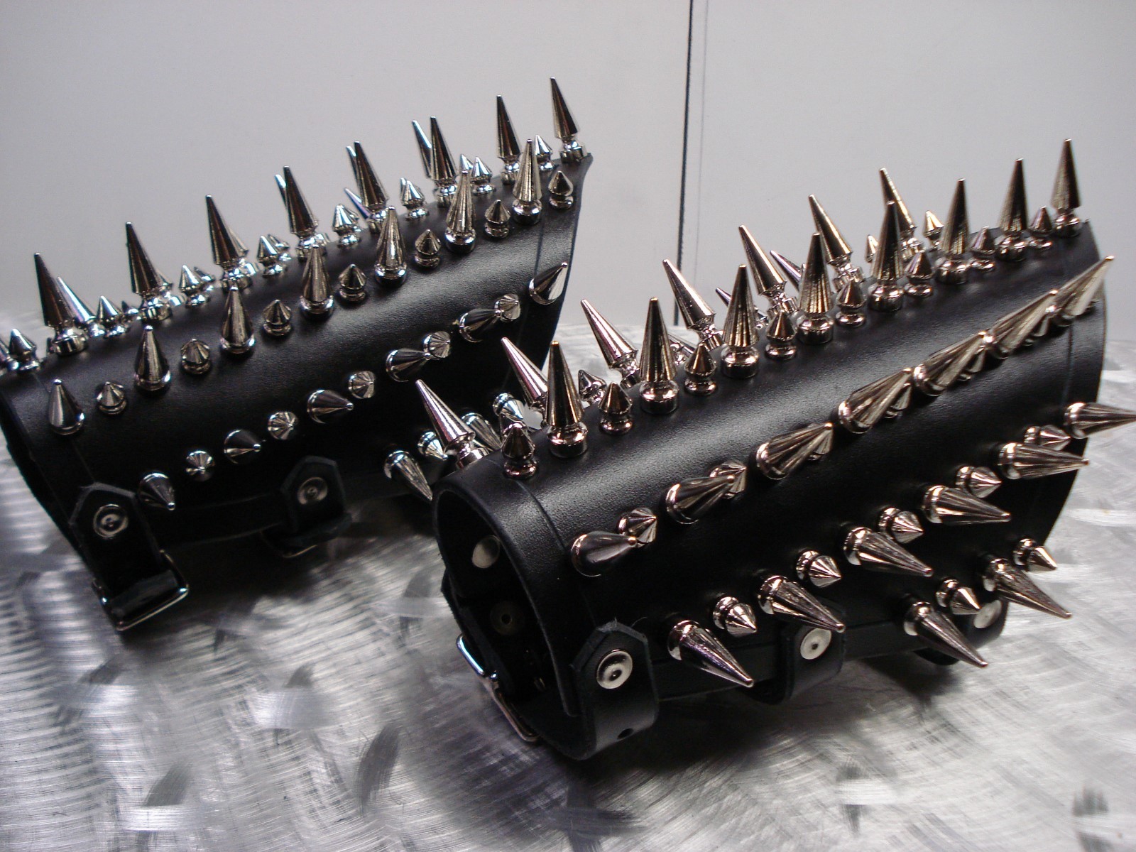 LEATHER SPIKED MIXED MEDIUM GAUNTLET. BLACK DEATH…(MDLG0140)…..IMMOLATION