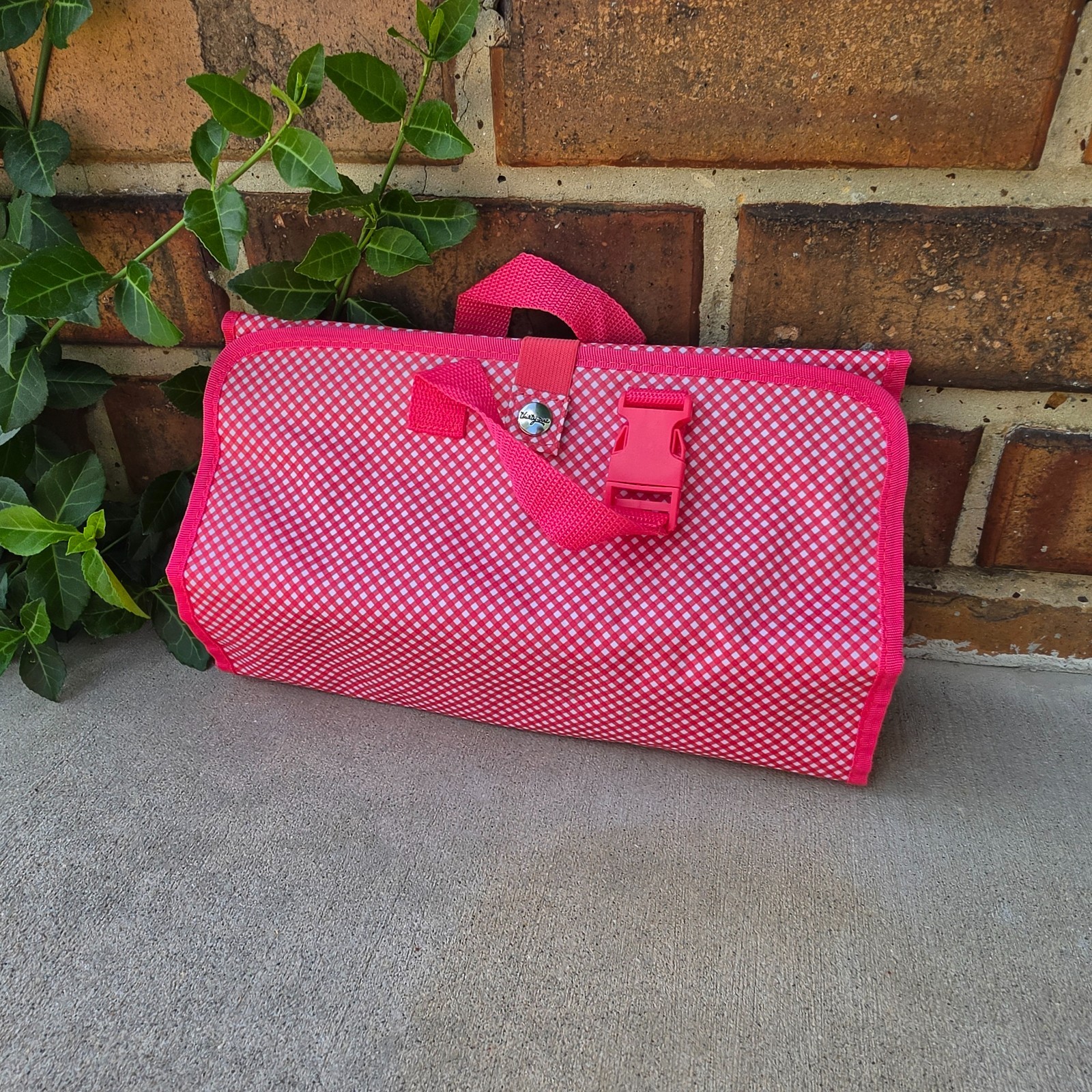 Thirty One gifts hanging jewelry organizer, Pink & White, new