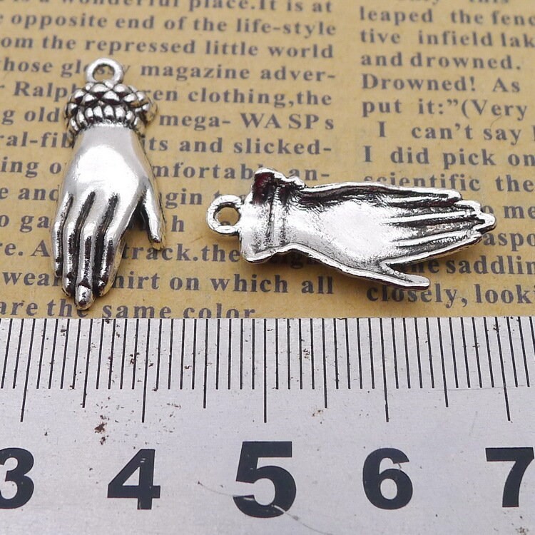 15 or 40PCS Antique Silver Tone Metal Hand Charm Pendant JHS155