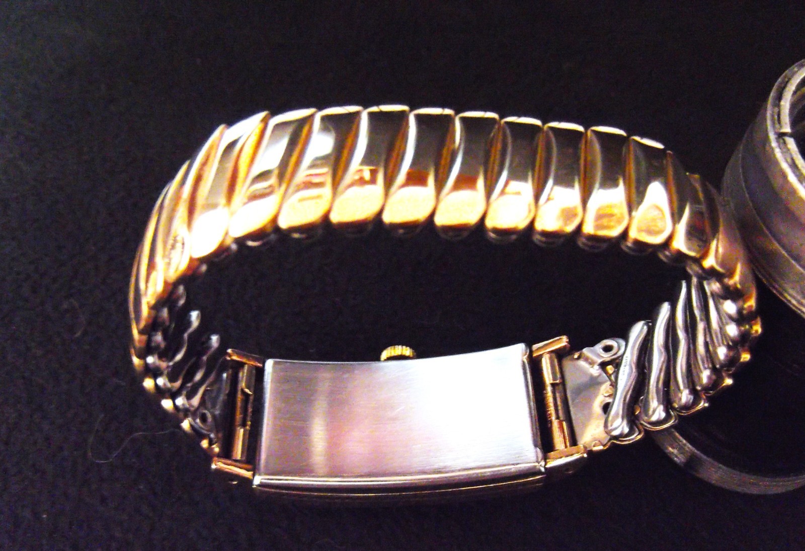 VINTAGE ART DECO BROADWAY CURVED MEN’S WATCH 1OK G/F BAND MANUAL WIND