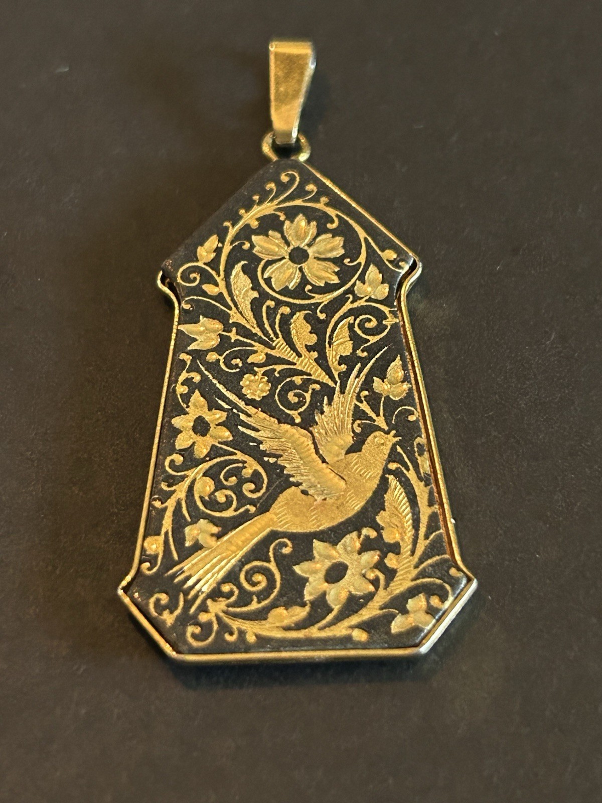 Vtg Gold Black Accents Pendant Unique Shape STUNNING Bird & Flower Motif Floral