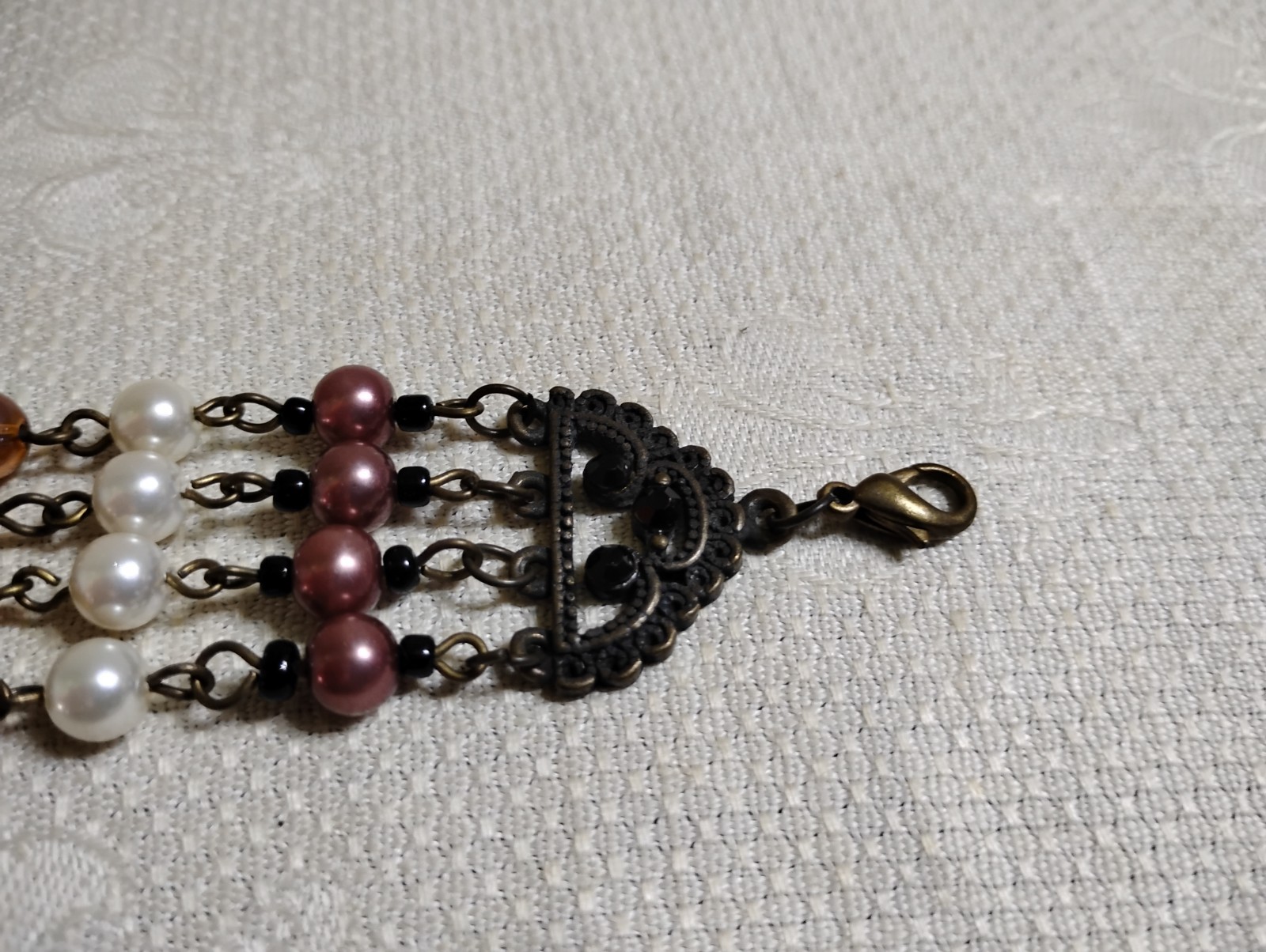 Vintage 4 Strand BT Metal Faux Pearl Mauve Amber Black Bead 9″ Bracelet