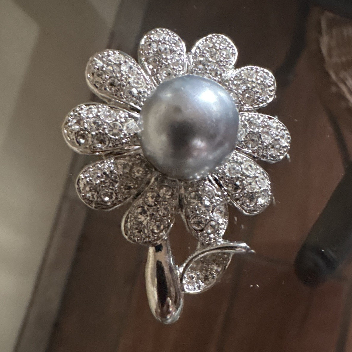 Silver Tone Flower Brooch Pin Gray Imitation Pearl Center Clear Pavé Rhinestone