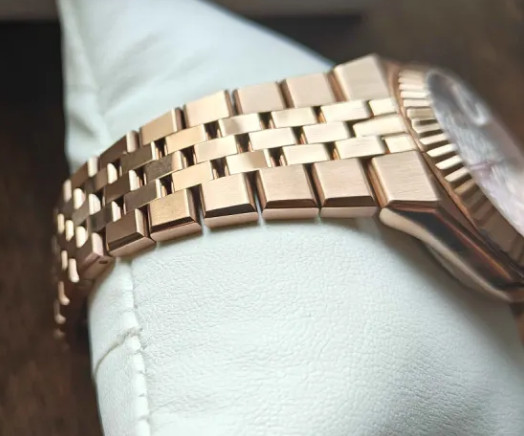 Specht & Söhne SP0043A4 Land-Dweller Homage 36.5mm Rose Gold Automatic Sapphire