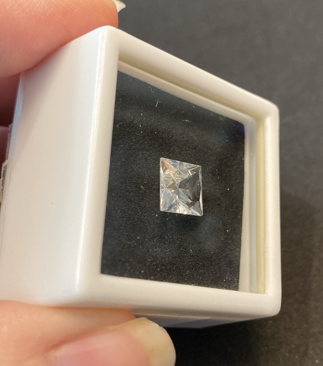 ✨Beautiful JTV 3.50ct 8x8MM Princess Cut White YAG (yttrium aluminum garnet)✨