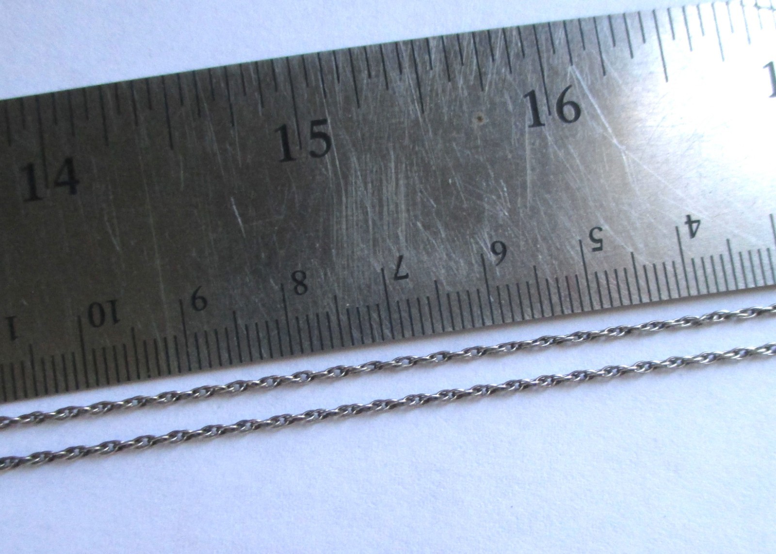 18.5in Long 1.7g 1mm VINTAGE STERLING SILVER SINGAPORE CHAIN NECKLACE