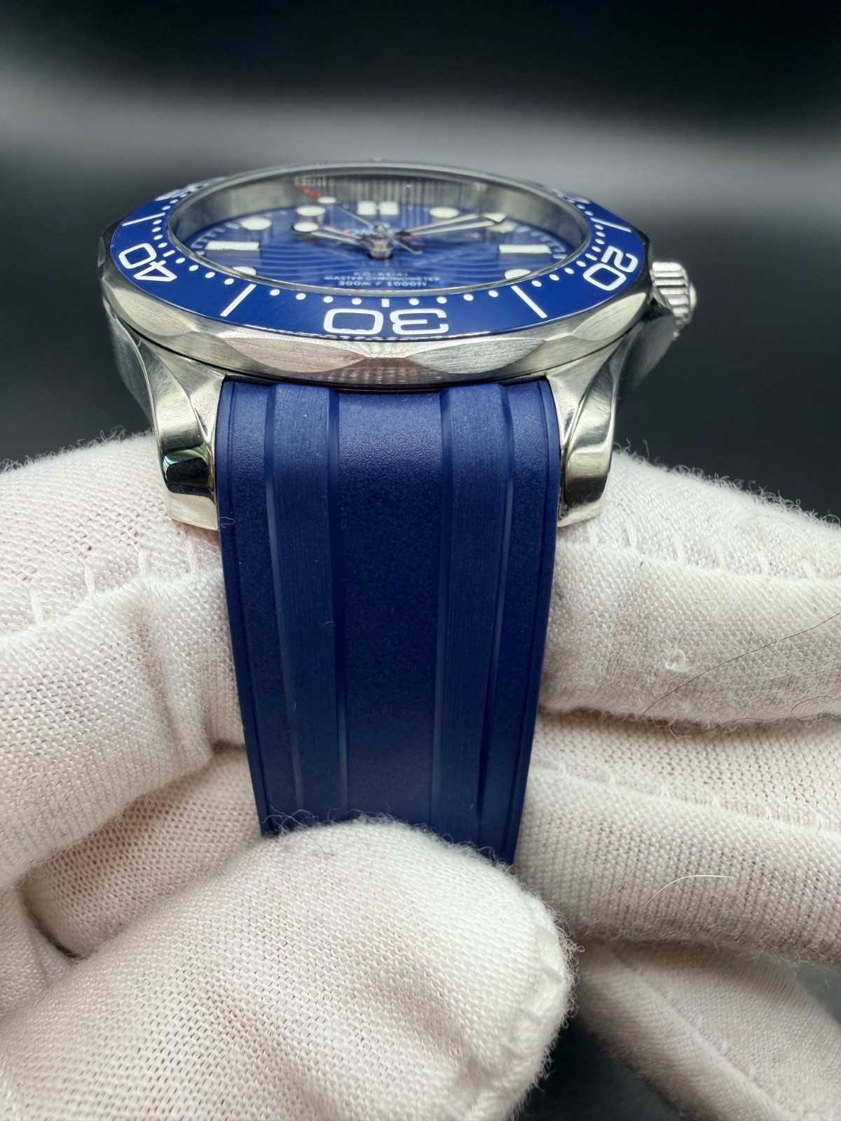 2023 Omega Seamaster Diver 300M Blue 6/23 Ref# 210.32.42.20.03.001