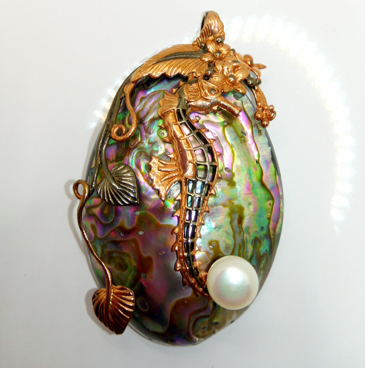 🔥🔥🔥Magnificent Mother of Pearl Seahorse Pendant in Silver & Rose Gold – UNIQUE