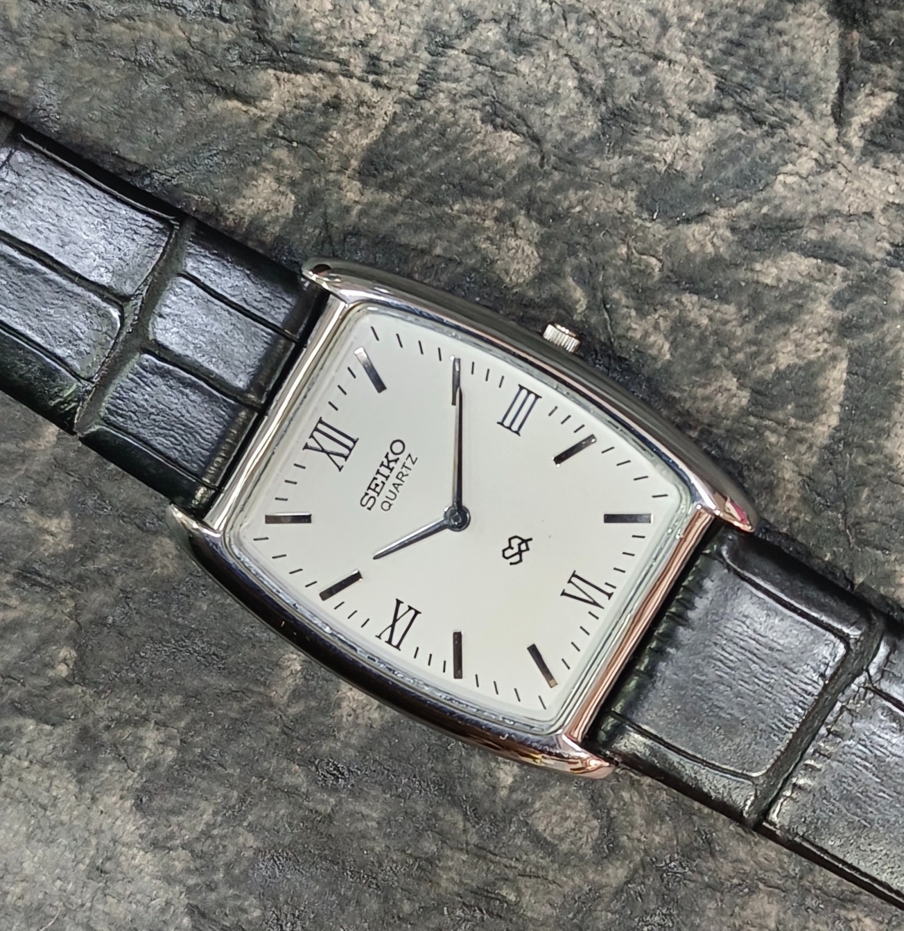 Seiko Slim Quartz Men’s Dress Watch Classic Two Hands Vintage Wristwatch