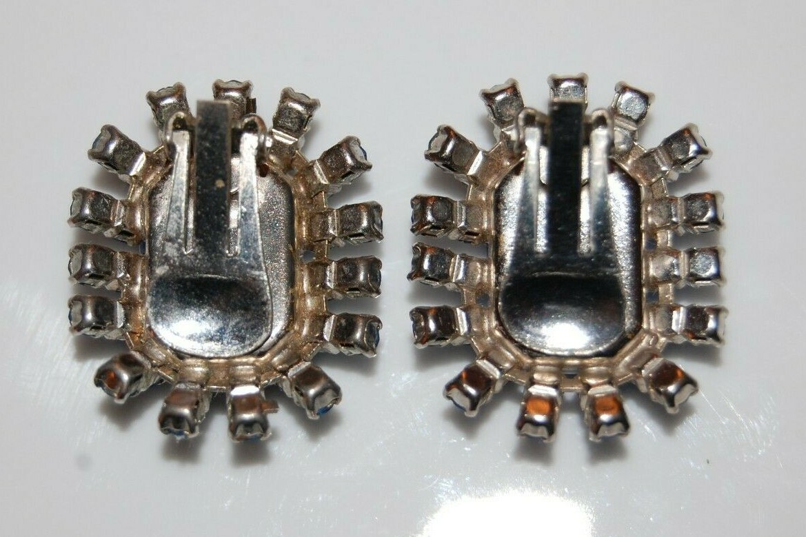 ELEGANT VTG COUTURE LARGE BLUE CRYSTALS SILVERED METAL STATEMENT CLIP EARRINGS