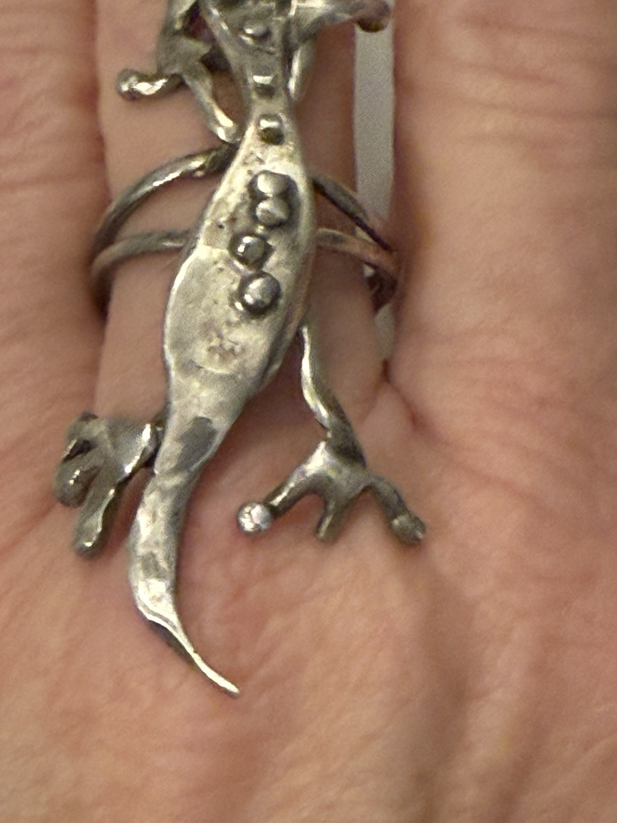 Vintage Native Gecko Lizard Sterling Silver Ring – size 9 – 8.8 Grams
