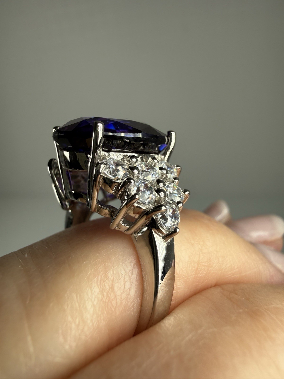 Sterling Silver Ring Size 7.75 Clear And Gorgeous Large Purple Faceted Stone