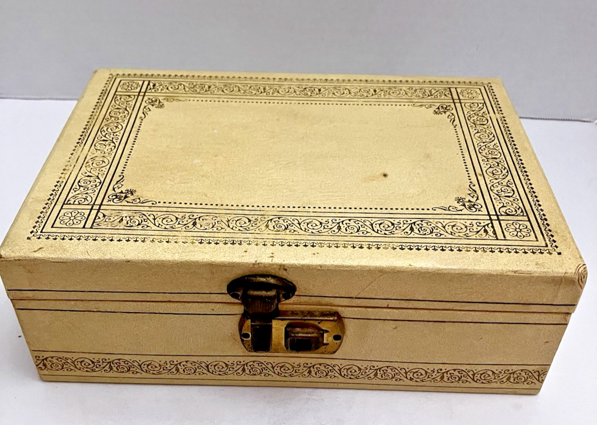 Vintage Jewelry Box Cream & Gold Pink Velvet Interior Flip Lock No Key